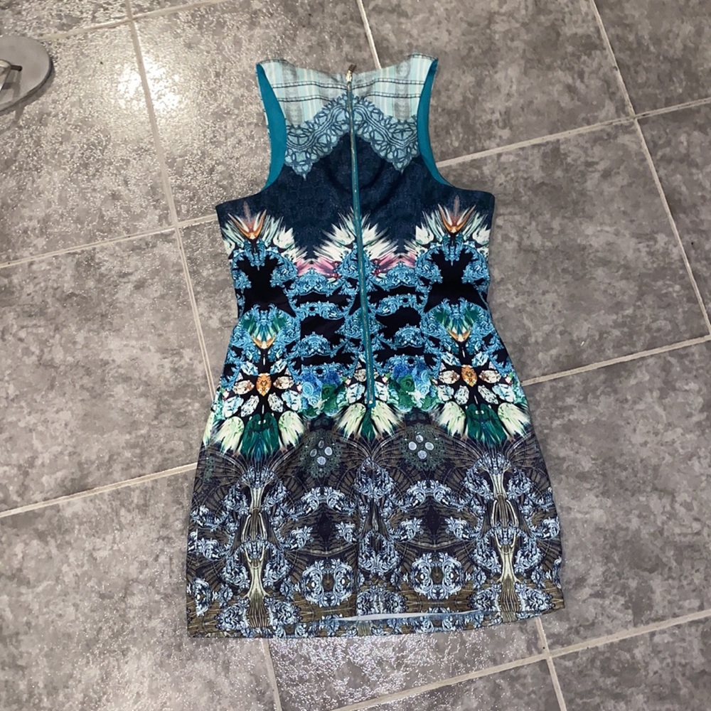 Size M Mini Pattern Dress - Picture 3 of 3